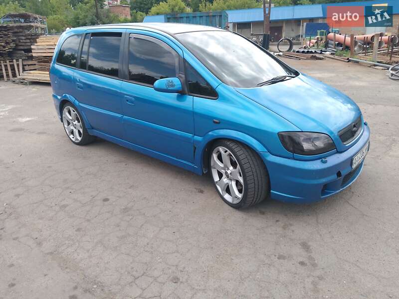 Мінівен Opel Zafira 2002 в Рівному