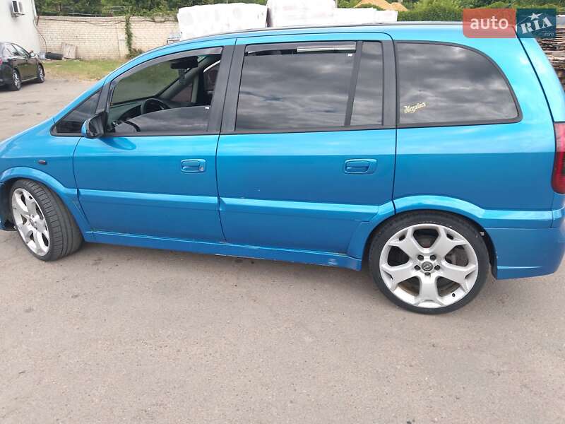 Мінівен Opel Zafira 2002 в Рівному