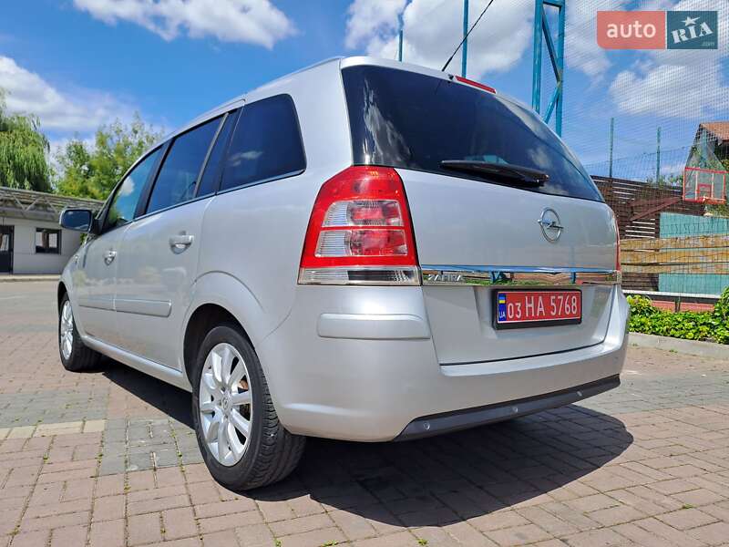 Мінівен Opel Zafira 2010 в Луцьку