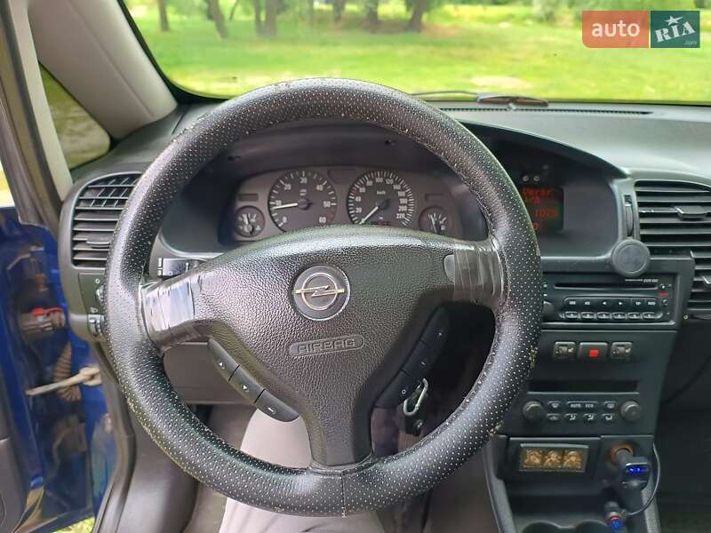 Минивэн Opel Zafira 2004 в Борисполе