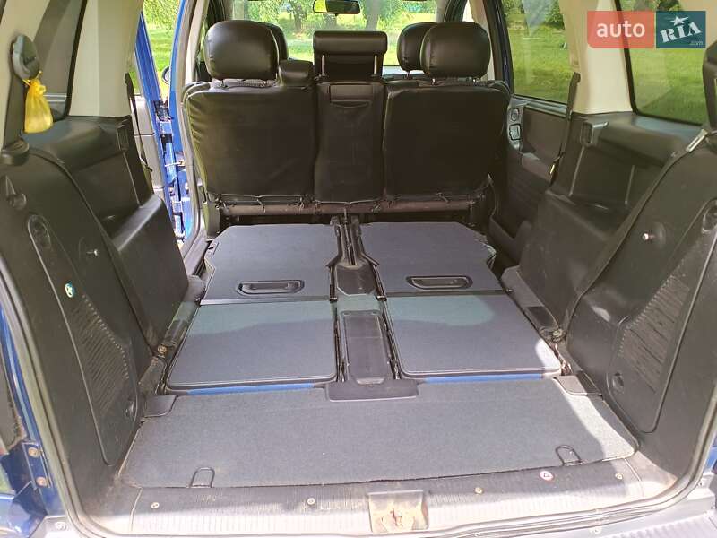 Минивэн Opel Zafira 2004 в Борисполе
