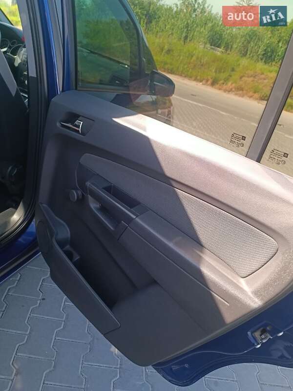 Минивэн Opel Zafira 2005 в Виннице