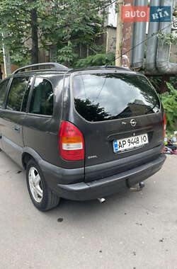 Минивэн Opel Zafira 2000 в 