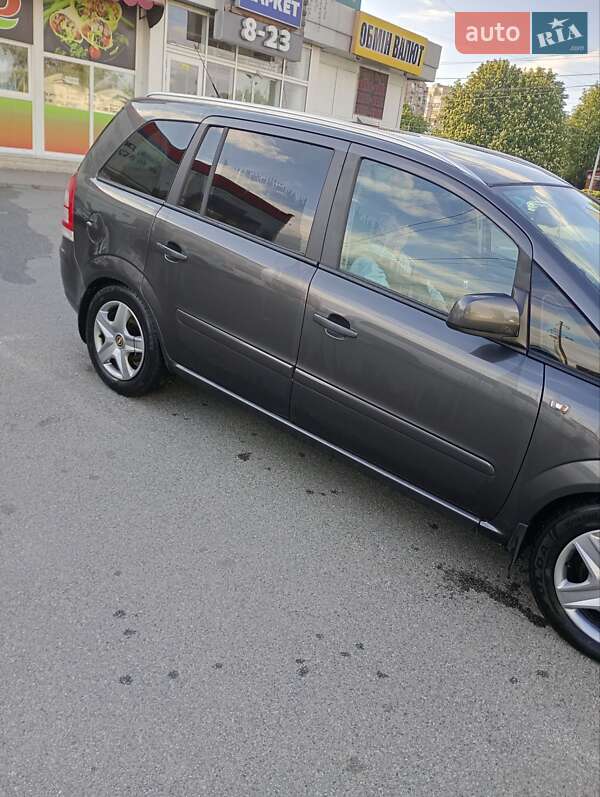 Минивэн Opel Zafira 2010 в Вышгороде