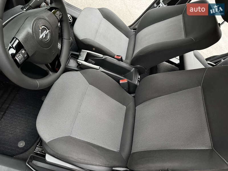 Минивэн Opel Zafira 2014 в Белой Церкви