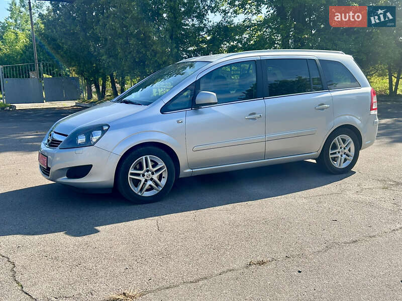Opel Zafira 2012
