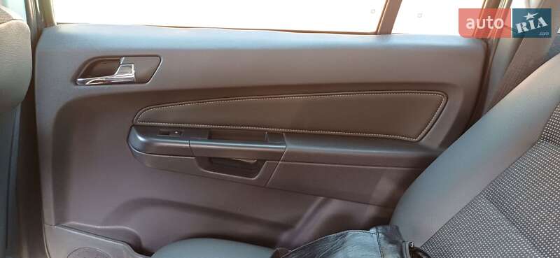 Минивэн Opel Zafira 2010 в Кривом Роге фото 2 Минивэн Opel Zafira 2010 в Кривом Роге