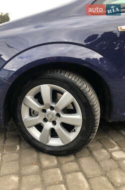 Минивэн Opel Zafira 2012 в 