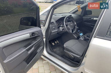 Мікровен Opel Zafira 2012 в 