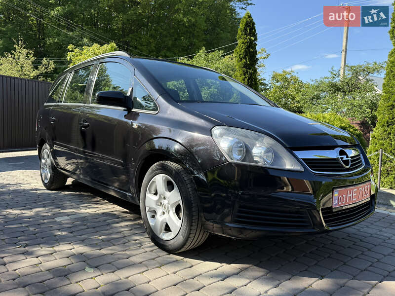 Минивэн Opel Zafira 2006 в Косове
