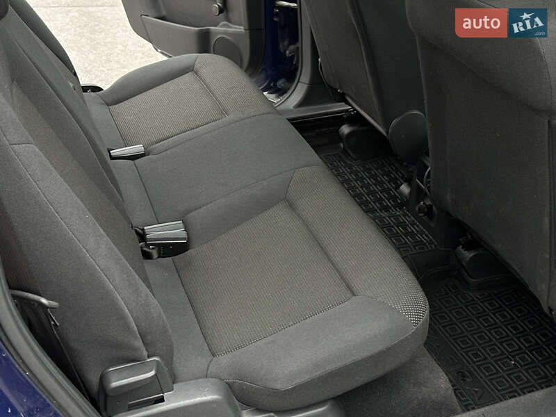 Минивэн Opel Zafira 2011 в Звягеле