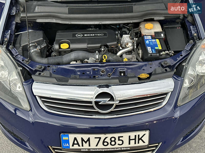 Минивэн Opel Zafira 2011 в Звягеле