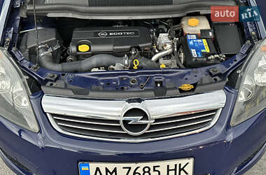 Мінівен Opel Zafira 2011 в 