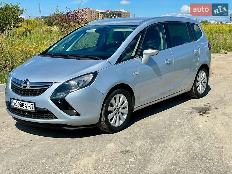 Opel Zafira 2015