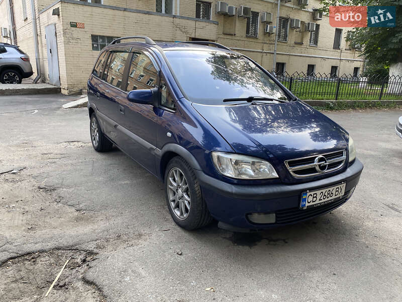 Минивэн Opel Zafira 2002 в Киеве
