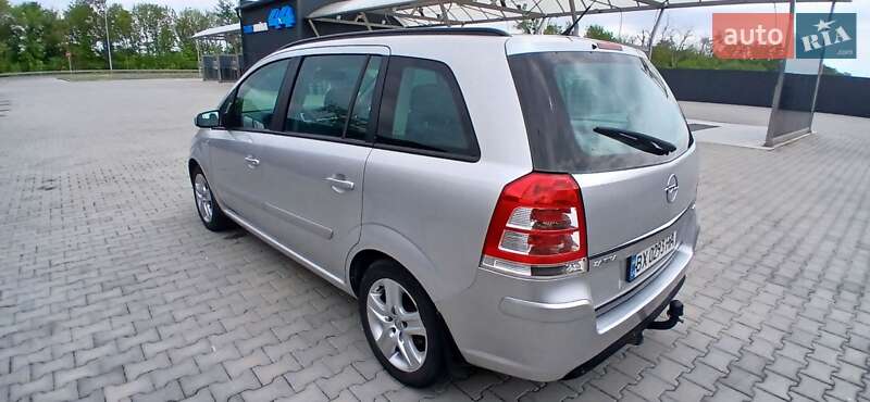 Минивэн Opel Zafira 2009 в Летичеве