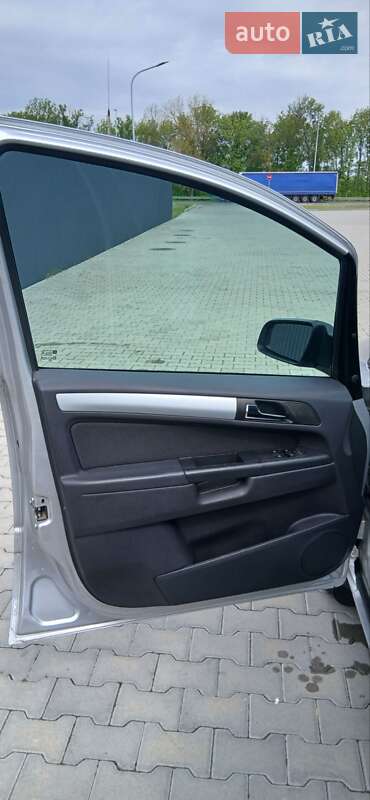 Минивэн Opel Zafira 2009 в Летичеве