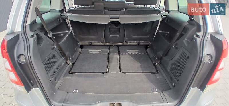 Минивэн Opel Zafira 2009 в Летичеве