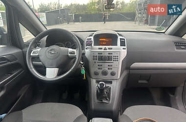 Минивэн Opel Zafira 2011 в 