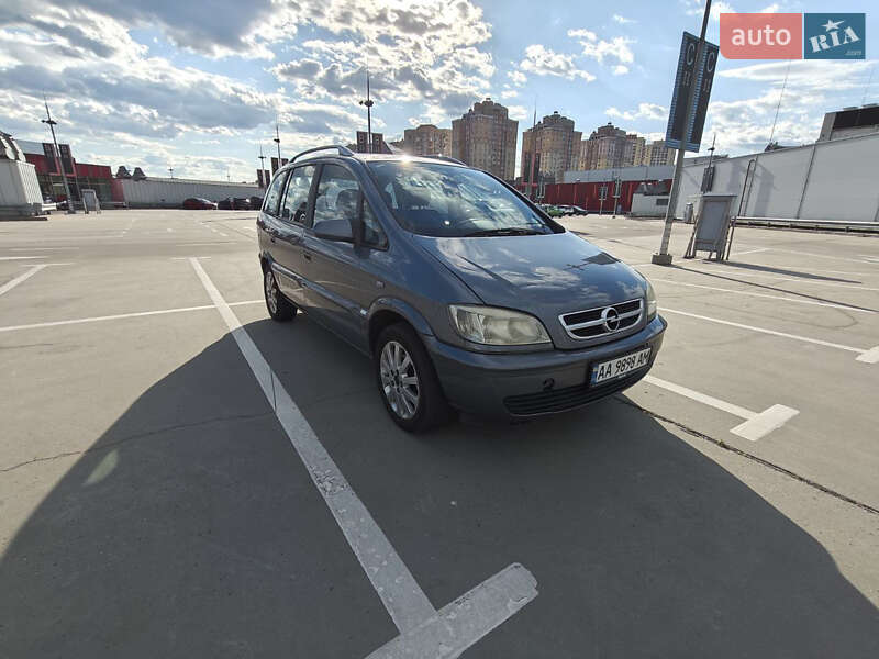 Минивэн Opel Zafira 2004 в Киеве