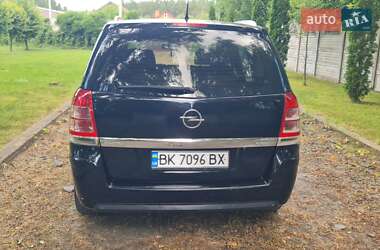 Минивэн Opel Zafira 2011 в 