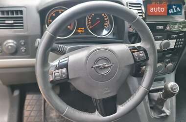 Минивэн Opel Zafira 2011 в 