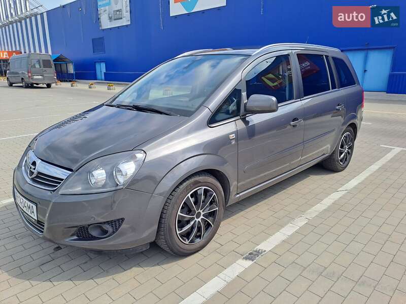 Минивэн Opel Zafira 2010 в Виннице