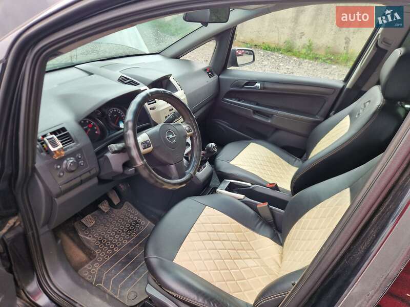 Минивэн Opel Zafira 2008 в Хусте