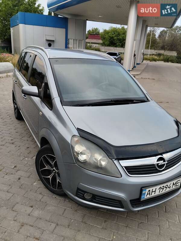 Минивэн Opel Zafira 2007 в Жашкове