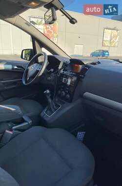 Минивэн Opel Zafira 2013 в 
