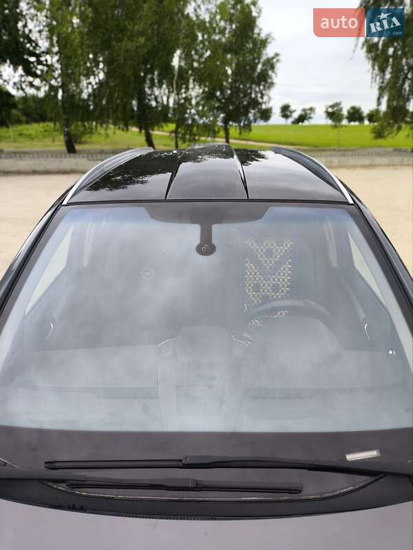 Минивэн Opel Zafira 2011 в Почаеве