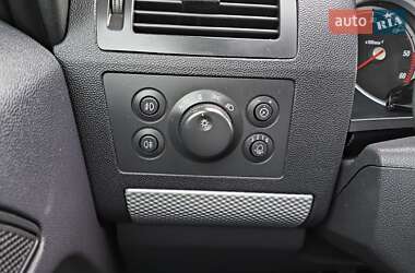 Минивэн Opel Zafira 2011 в 