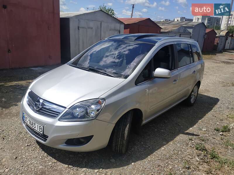 Opel Zafira 2011