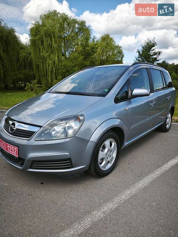 Минивэн Opel Zafira 2006 в Ивано-Франковске