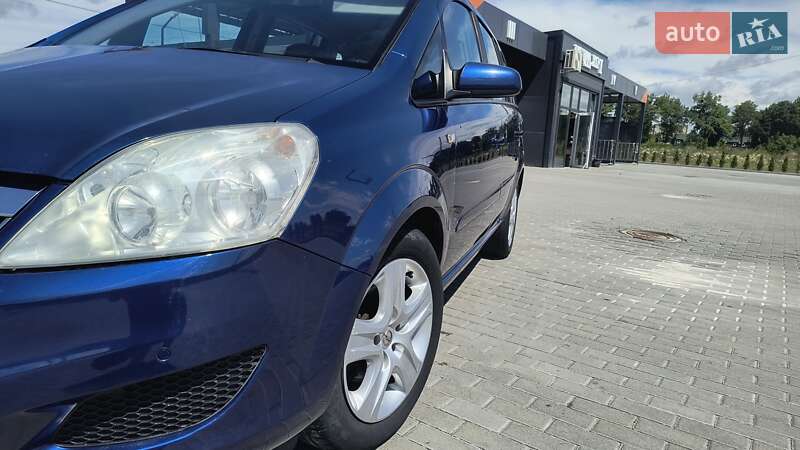 Минивэн Opel Zafira 2008 в Золочеве