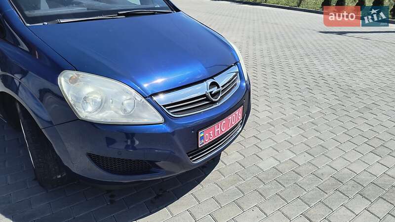 Минивэн Opel Zafira 2008 в Золочеве