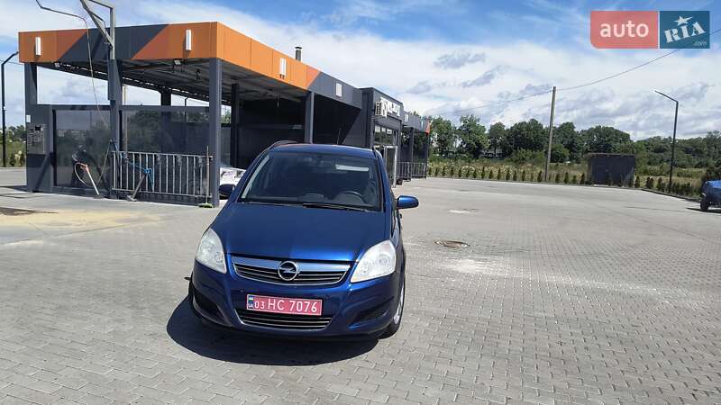 Минивэн Opel Zafira 2008 в Золочеве