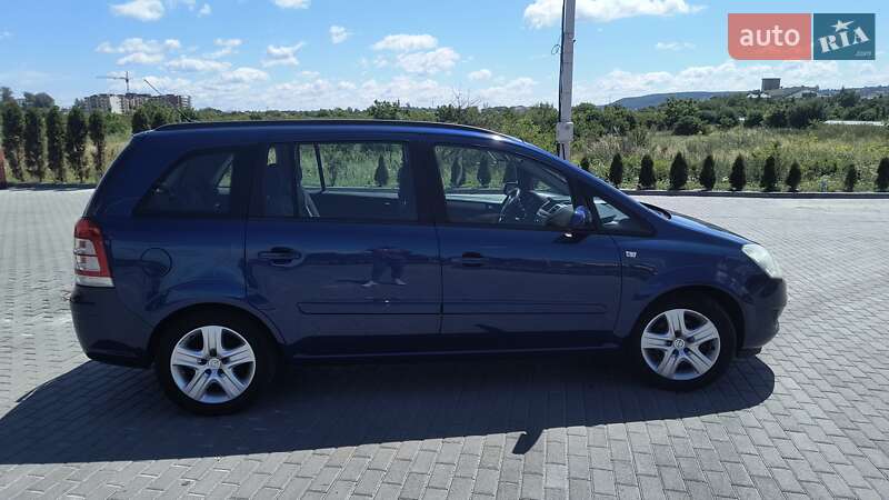 Минивэн Opel Zafira 2008 в Золочеве