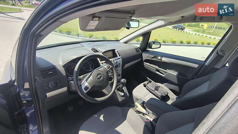 Минивэн Opel Zafira 2008 в Золочеве