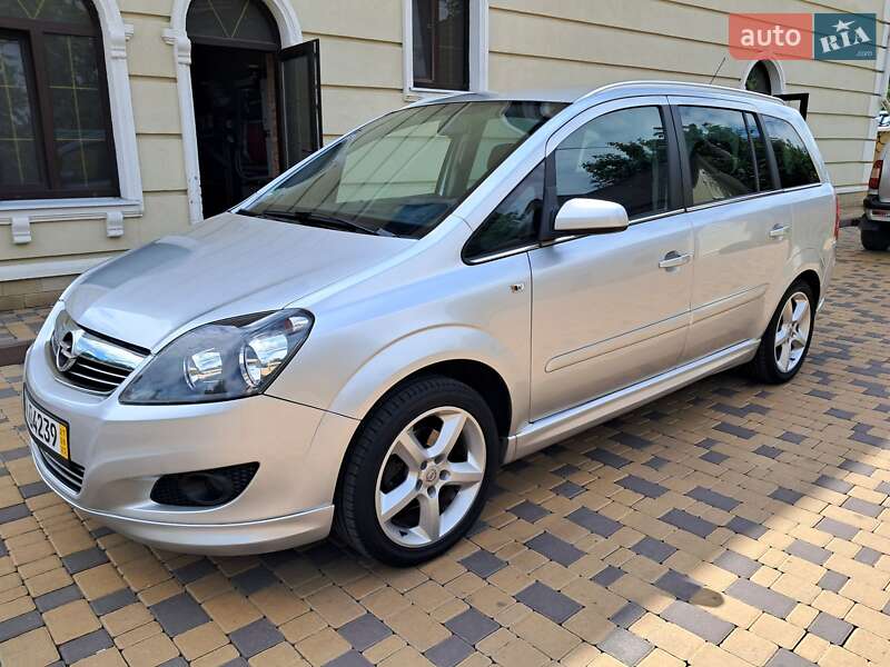 Минивэн Opel Zafira 2008 в Могилев-Подольске