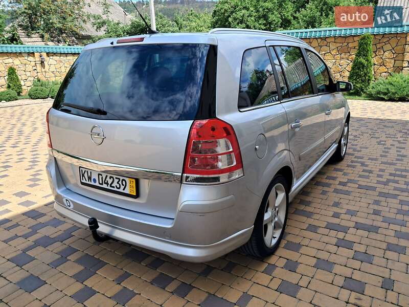 Минивэн Opel Zafira 2008 в Могилев-Подольске