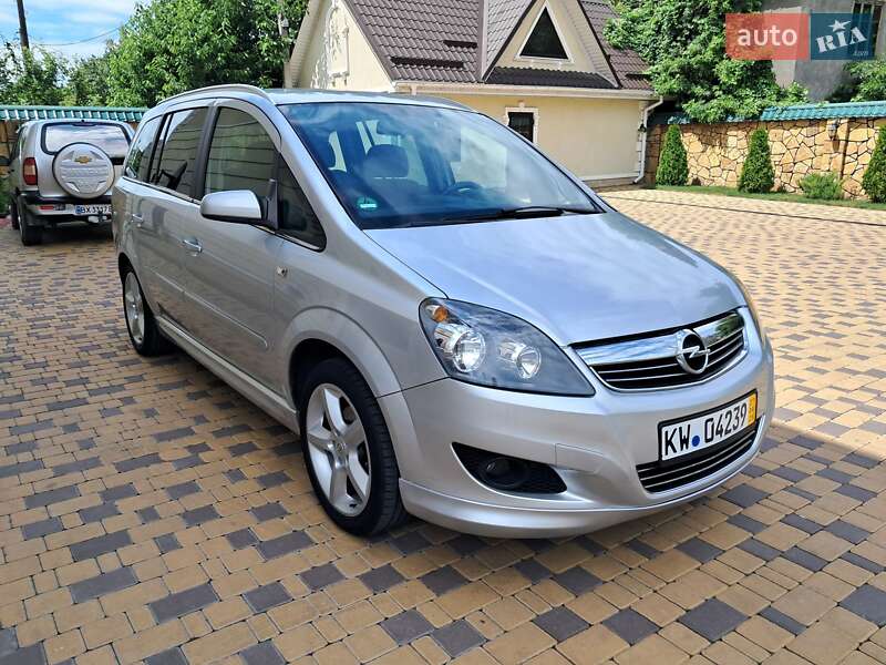 Минивэн Opel Zafira 2008 в Могилев-Подольске