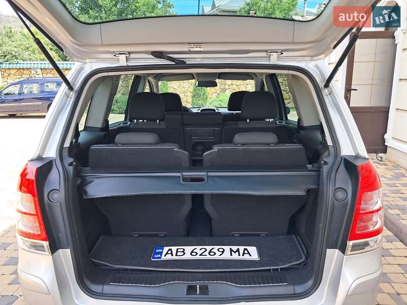 Минивэн Opel Zafira 2008 в Могилев-Подольске