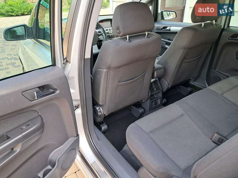 Минивэн Opel Zafira 2008 в Могилев-Подольске