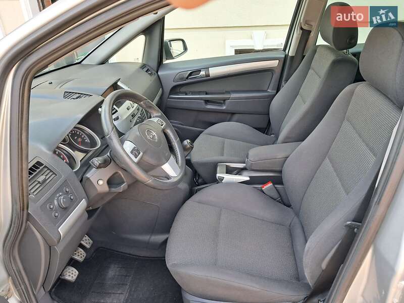 Минивэн Opel Zafira 2008 в Могилев-Подольске