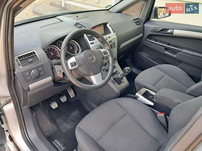 Минивэн Opel Zafira 2008 в Могилев-Подольске