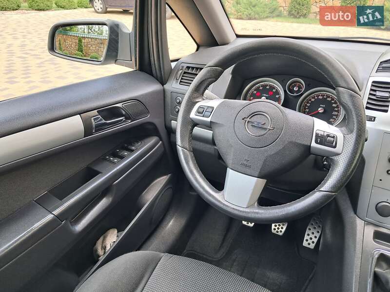 Минивэн Opel Zafira 2008 в Могилев-Подольске