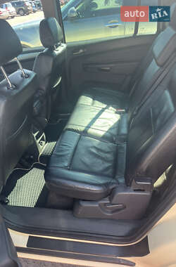 Минивэн Opel Zafira 2010 в 