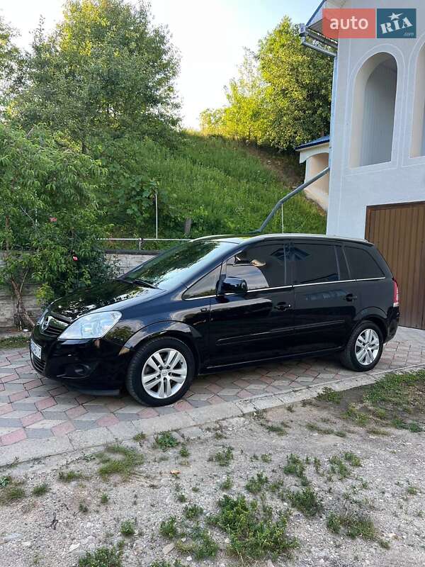 Минивэн Opel Zafira 2010 в Коломые