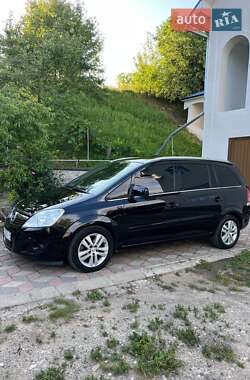 Минивэн Opel Zafira 2010 в 